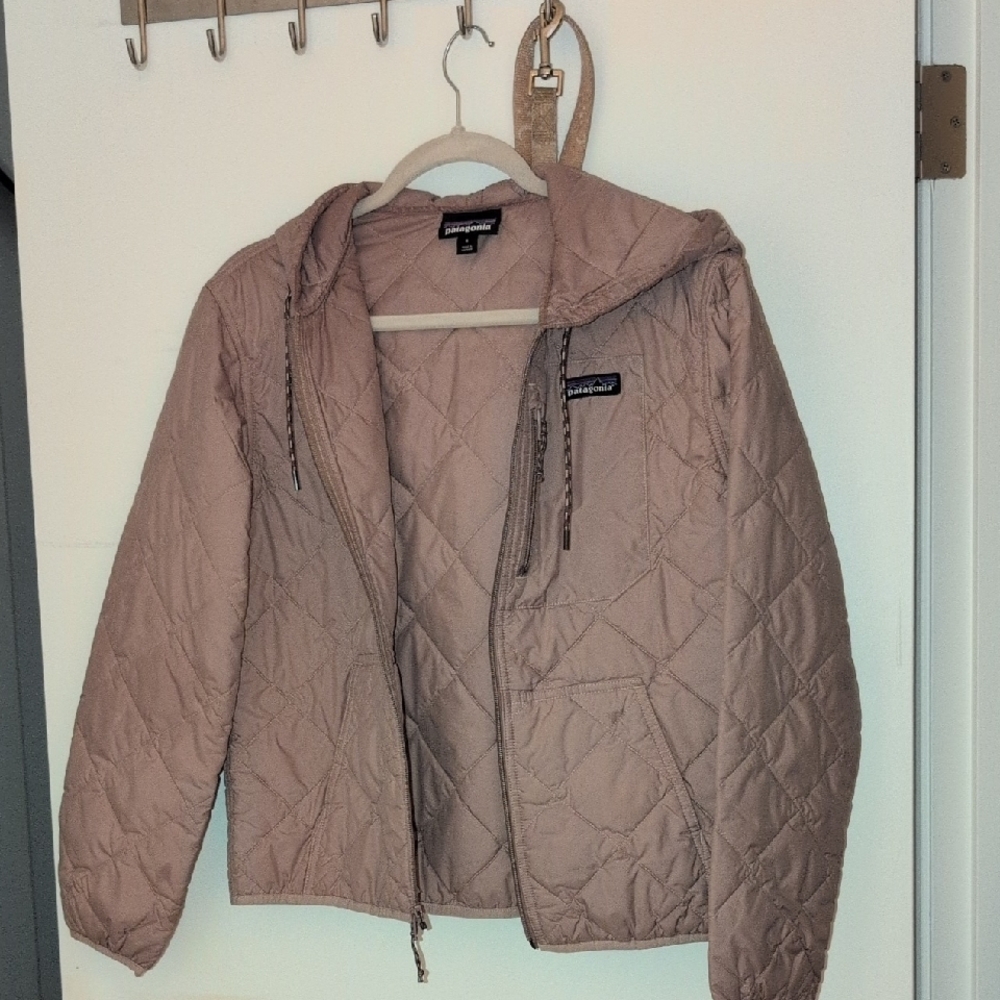 Patagonia Women's Quilted Puffer Jacket - Mauve